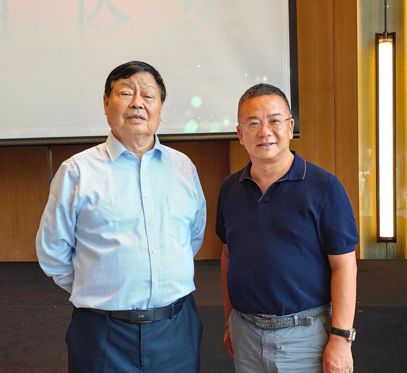 藝術家王西京與本文作者王海歌