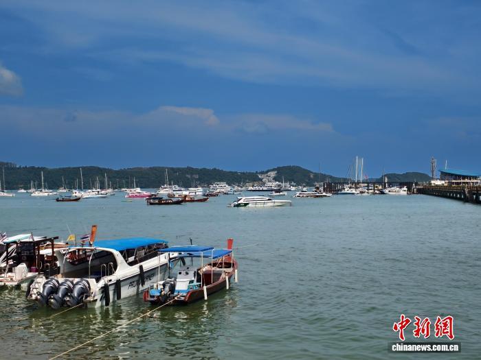 從碧海到古寺：普吉島旅遊體驗融入多元文化
