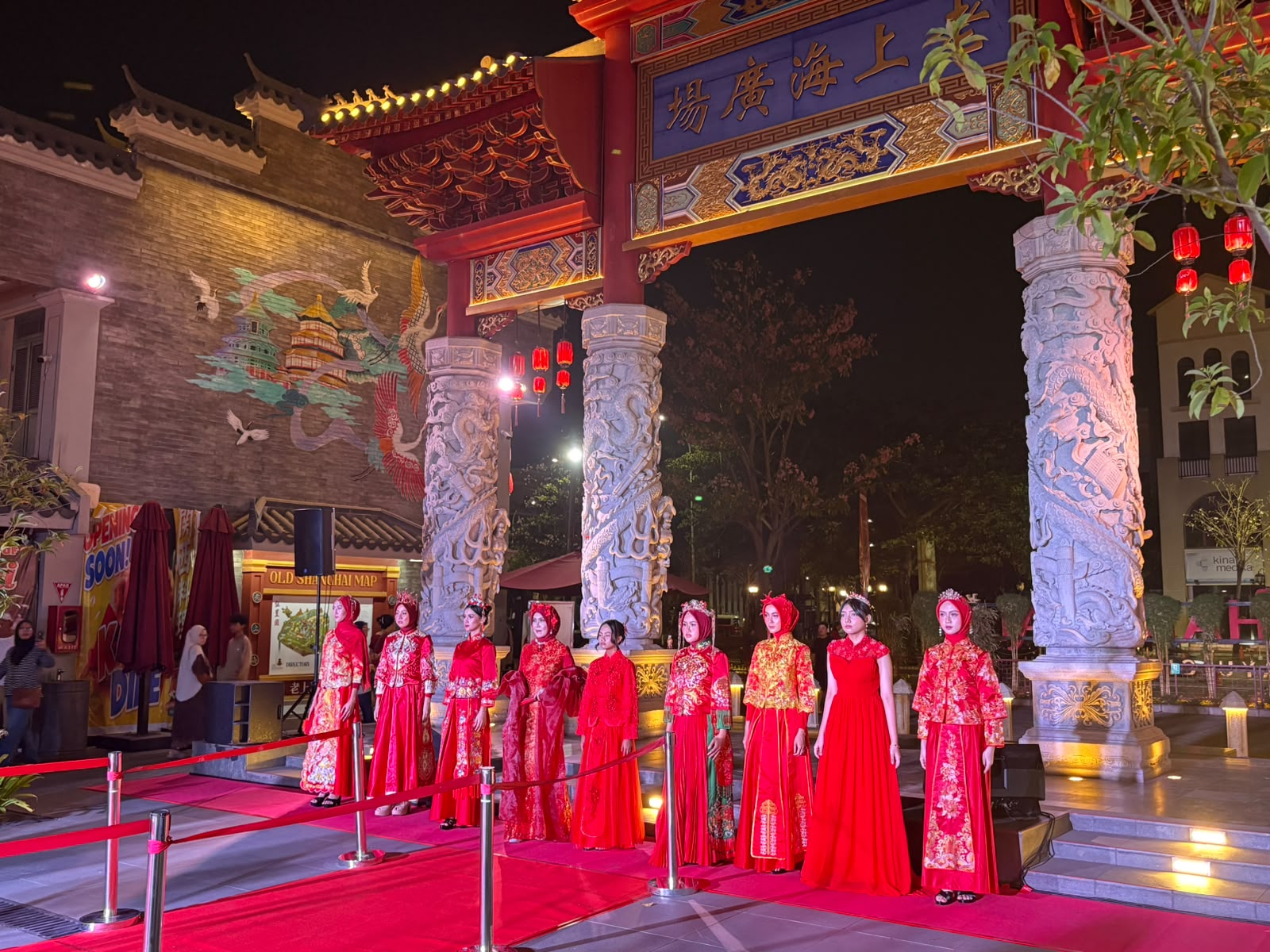 以時尚爲媒傳承中華文化： Sedayu City 老上海風情園區舉辦中國傳統服飾秀