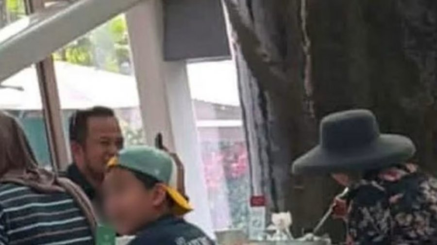 印尼煙霾肆虐之際省長被拍到新加坡酒店喫早餐 引發民衆批評