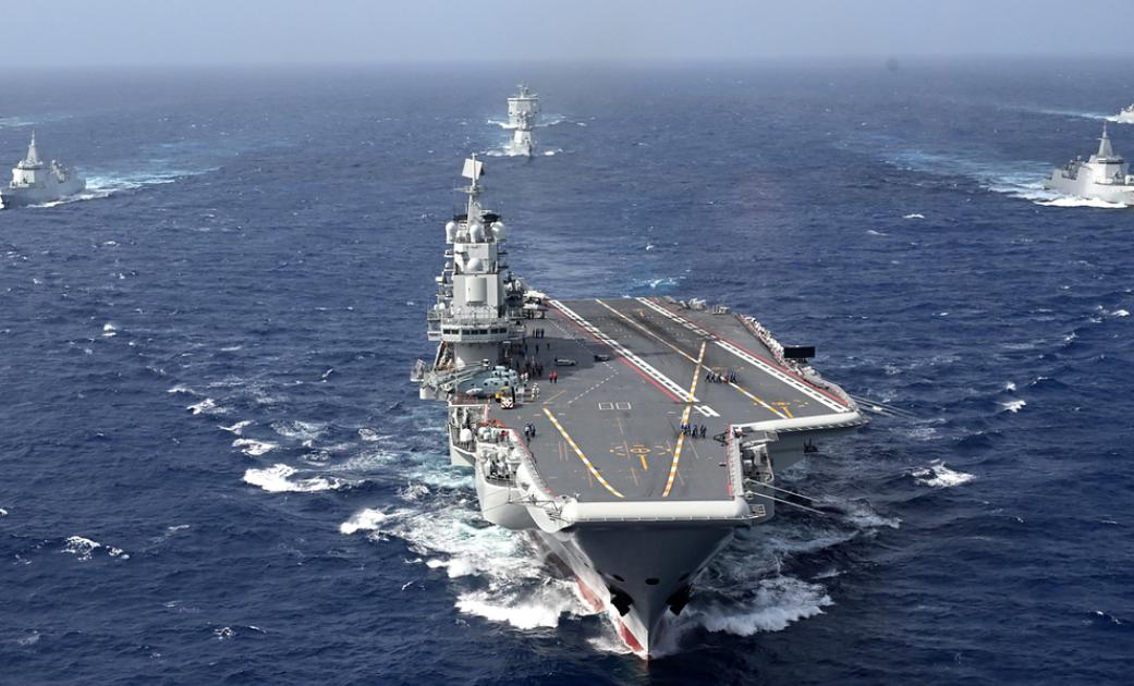 日本稱中國航母遼寧艦駛入太平洋並進行艦載機起降