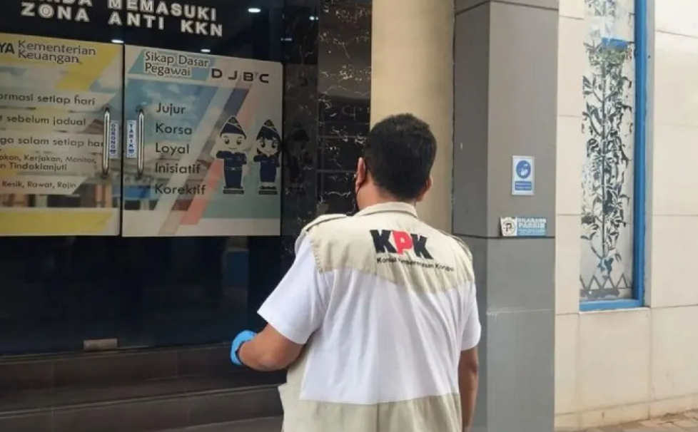 印尼肅貪委擴大海關腐敗案調查 搜查古突相關場所 涉及針記集團