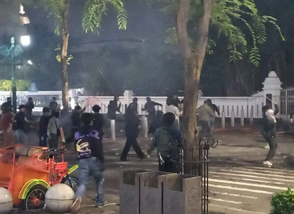 日惹紀念青年誓言日集會後爆發騷亂,116人受傷