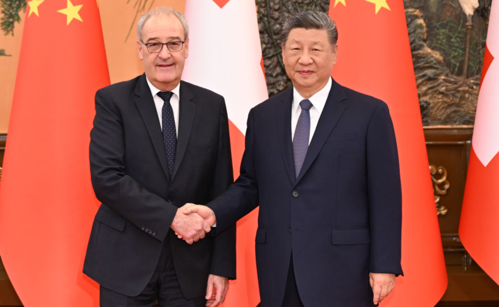瑞士企业拟扩大在华投资 中瑞签署自贸协定升级议定书