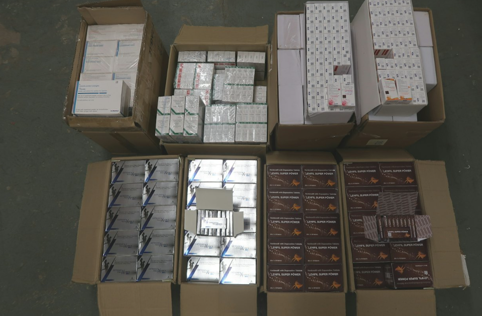 香港海關截獲74萬件懷疑走私藥劑製品 市值約3300萬元
